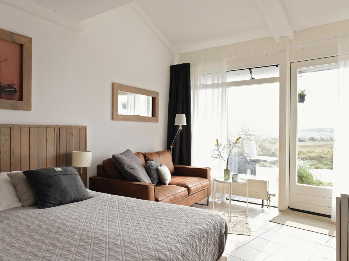 Modern Suites Near Beach Каллантсог Экстерьер фото